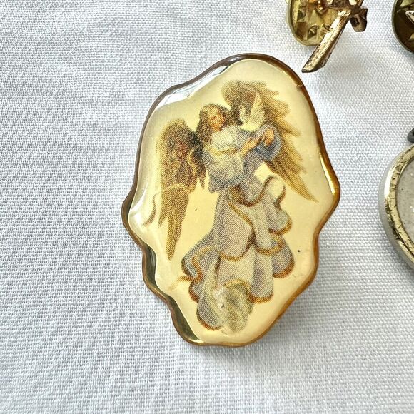 Vintage To Modern Religious Catholic Medals Crosses Pins Saint Pendants Charms - Picture 6 of 16